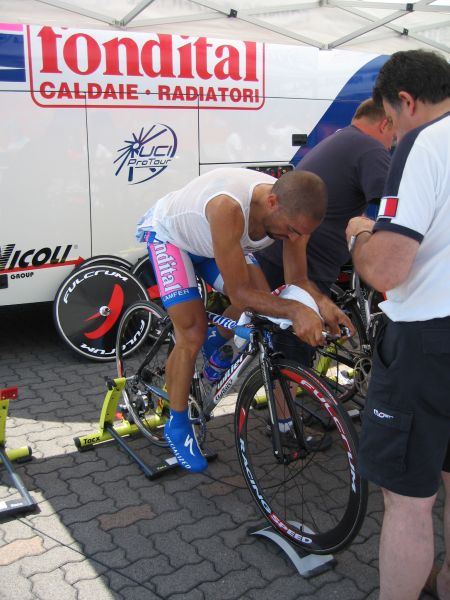 gal/Les_coureurs_au_depart_a_Strasbourg/Tour de France 2006 045.jpg